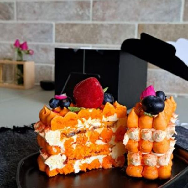 Есть на завтра (12.04) чизкейк и десерт Павлова. Пишите в личку.