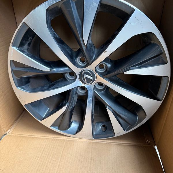 Диски + шини(Michelin) 18ʼʼ оригінальні на Lexus RX350 2022. В наявності 3 шт